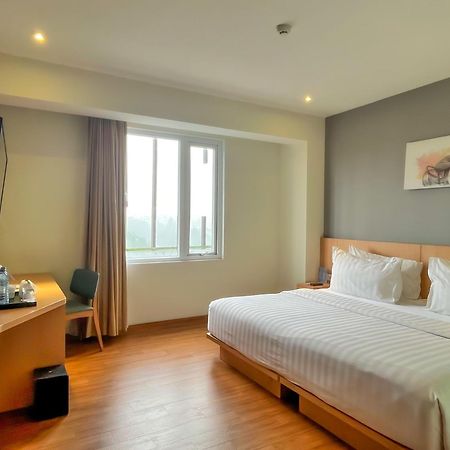 Hotel Santika Premiere Ambon Buitenkant foto