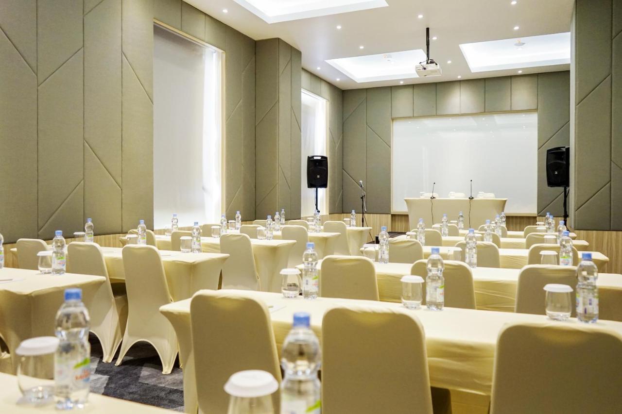 Hotel Santika Premiere Ambon Buitenkant foto