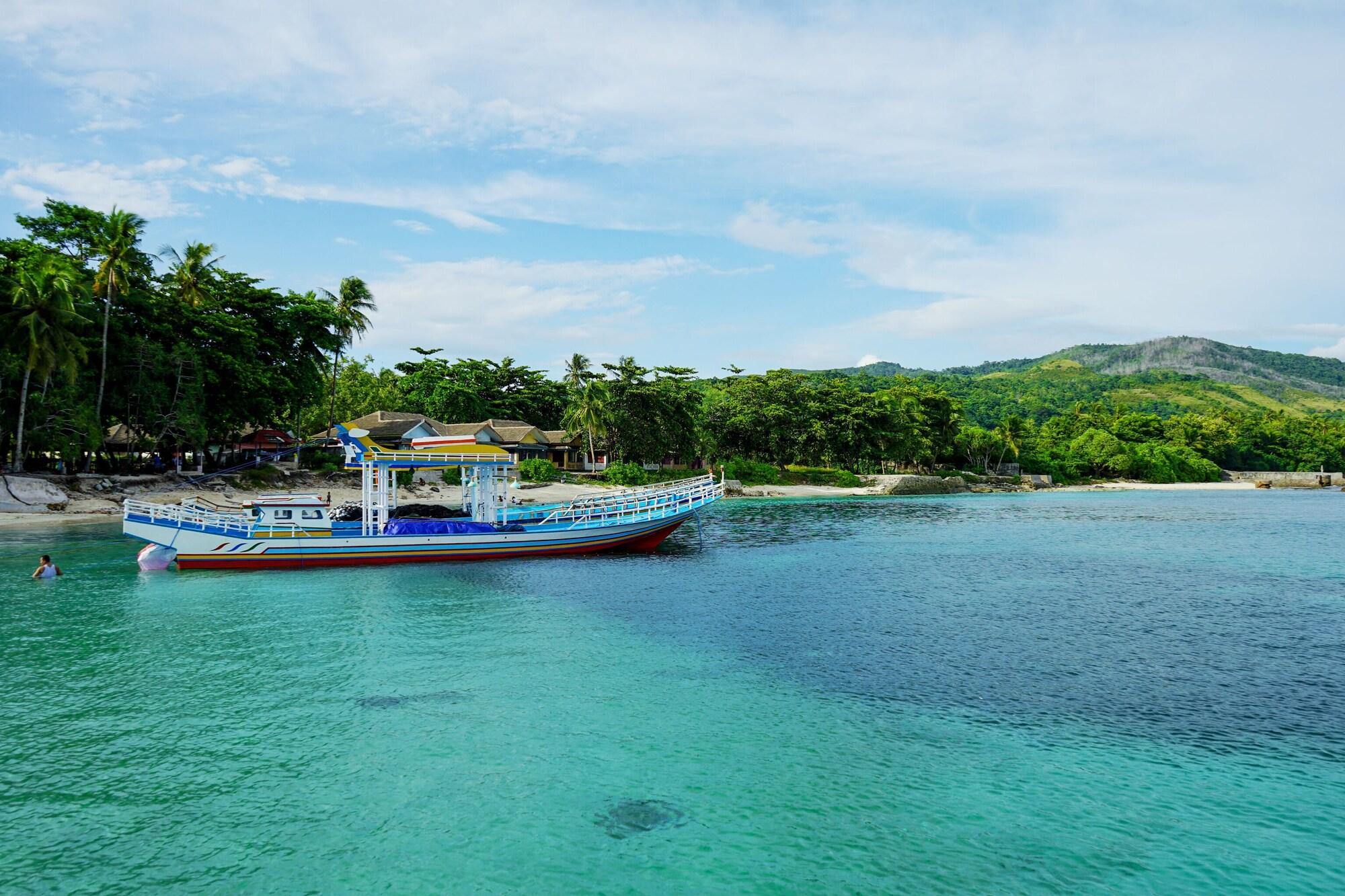 Hotel Santika Premiere Ambon Buitenkant foto