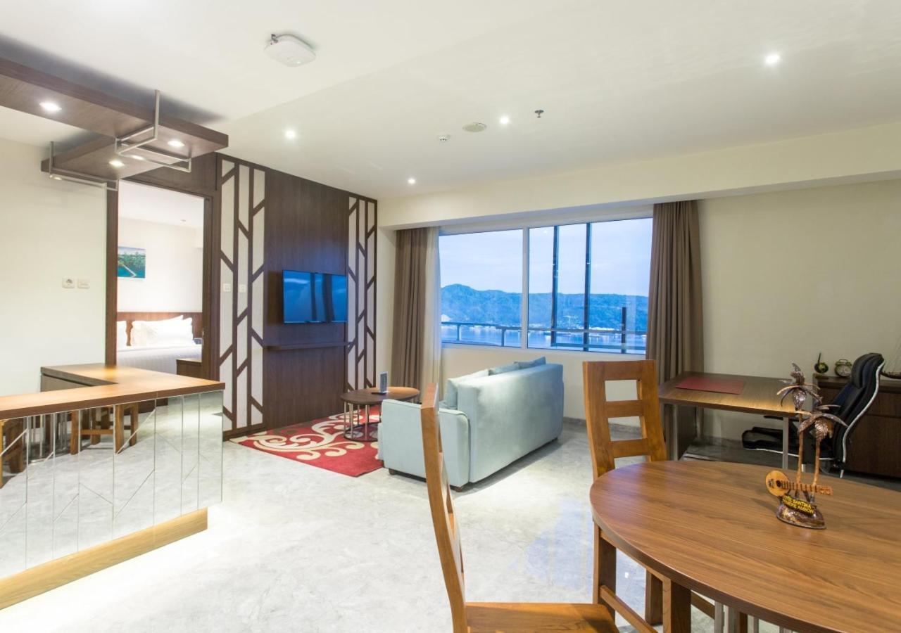 Hotel Santika Premiere Ambon Buitenkant foto