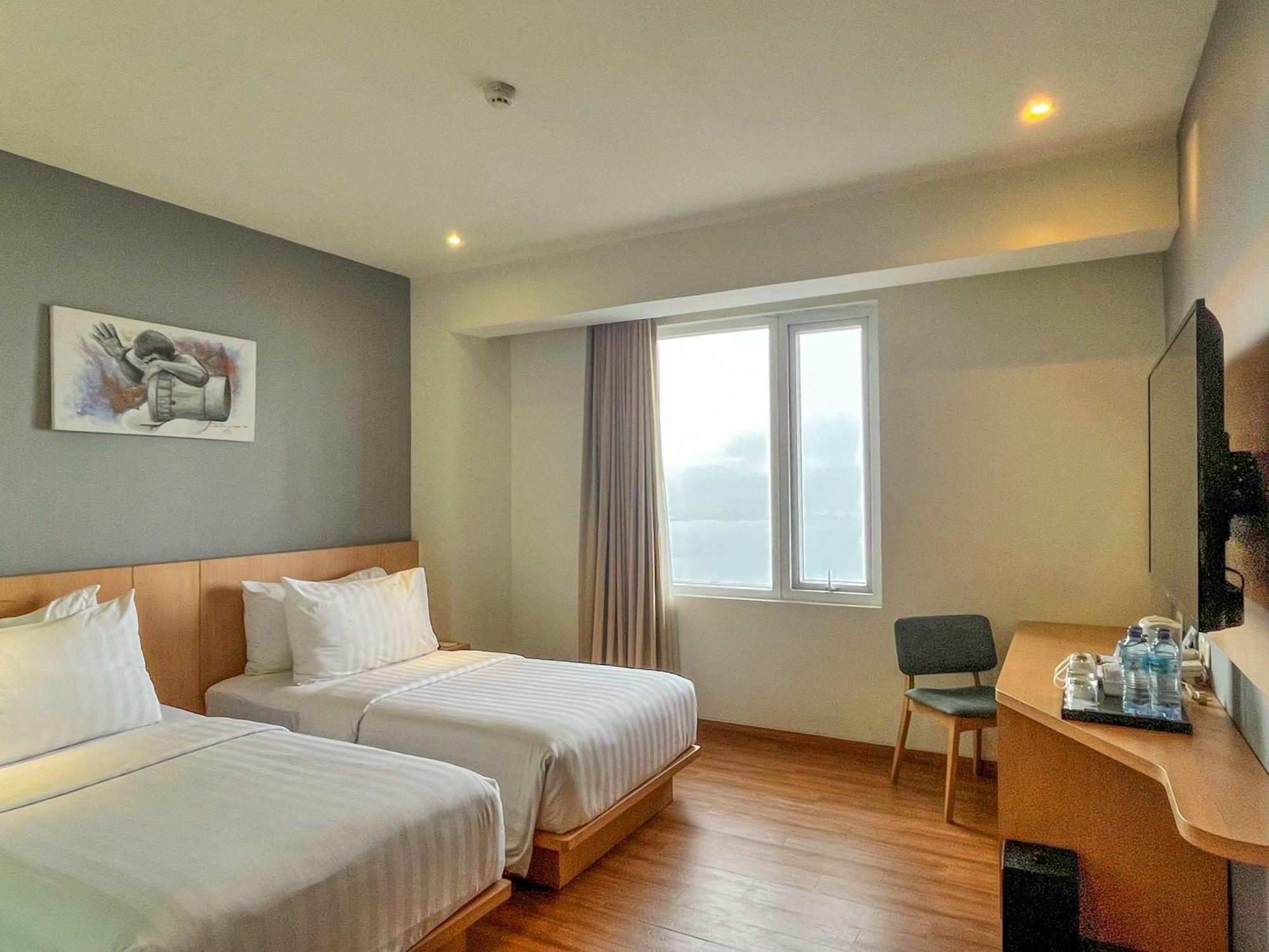 Hotel Santika Premiere Ambon Buitenkant foto